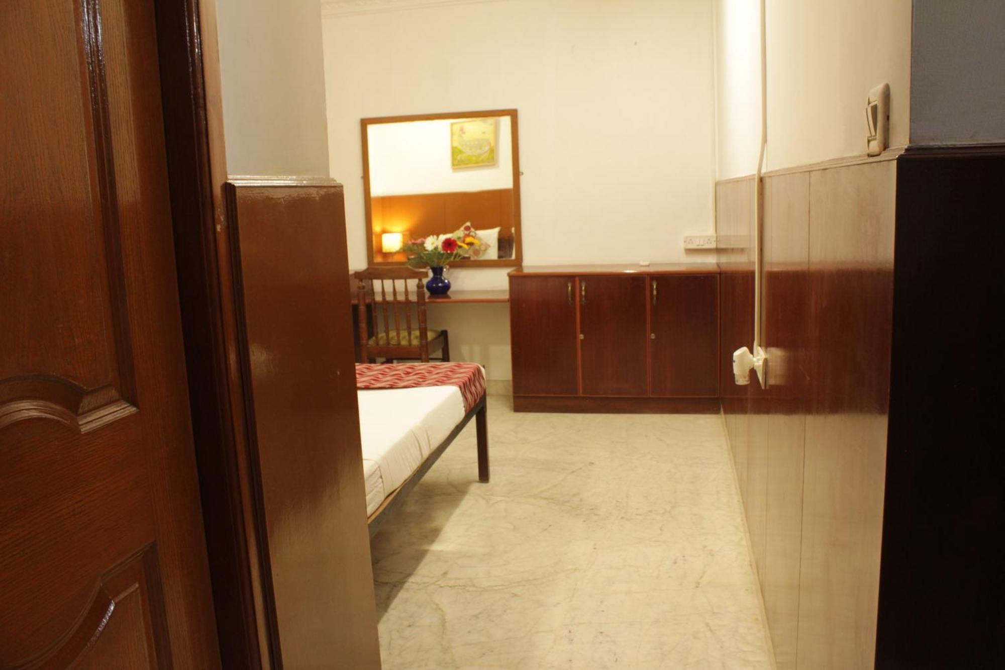 Happy Planet Bed & Breakfast เชนไน ภายนอก รูปภาพ