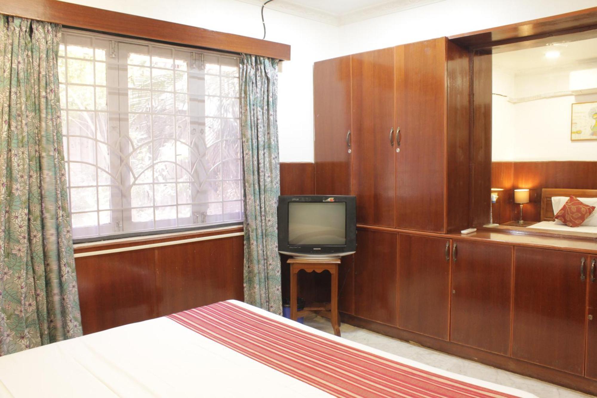 Happy Planet Bed & Breakfast เชนไน ภายนอก รูปภาพ
